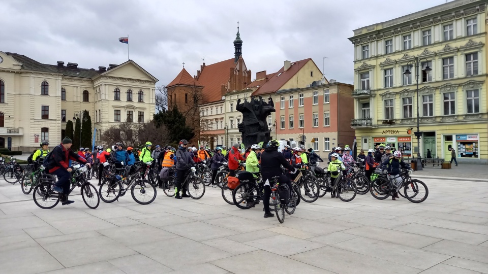 Bydgoszcz-Tazbirowo. Bydgoska Masa Krytyczna zainaugurowała sezon turystyczny/fot. Tatiana Adonis