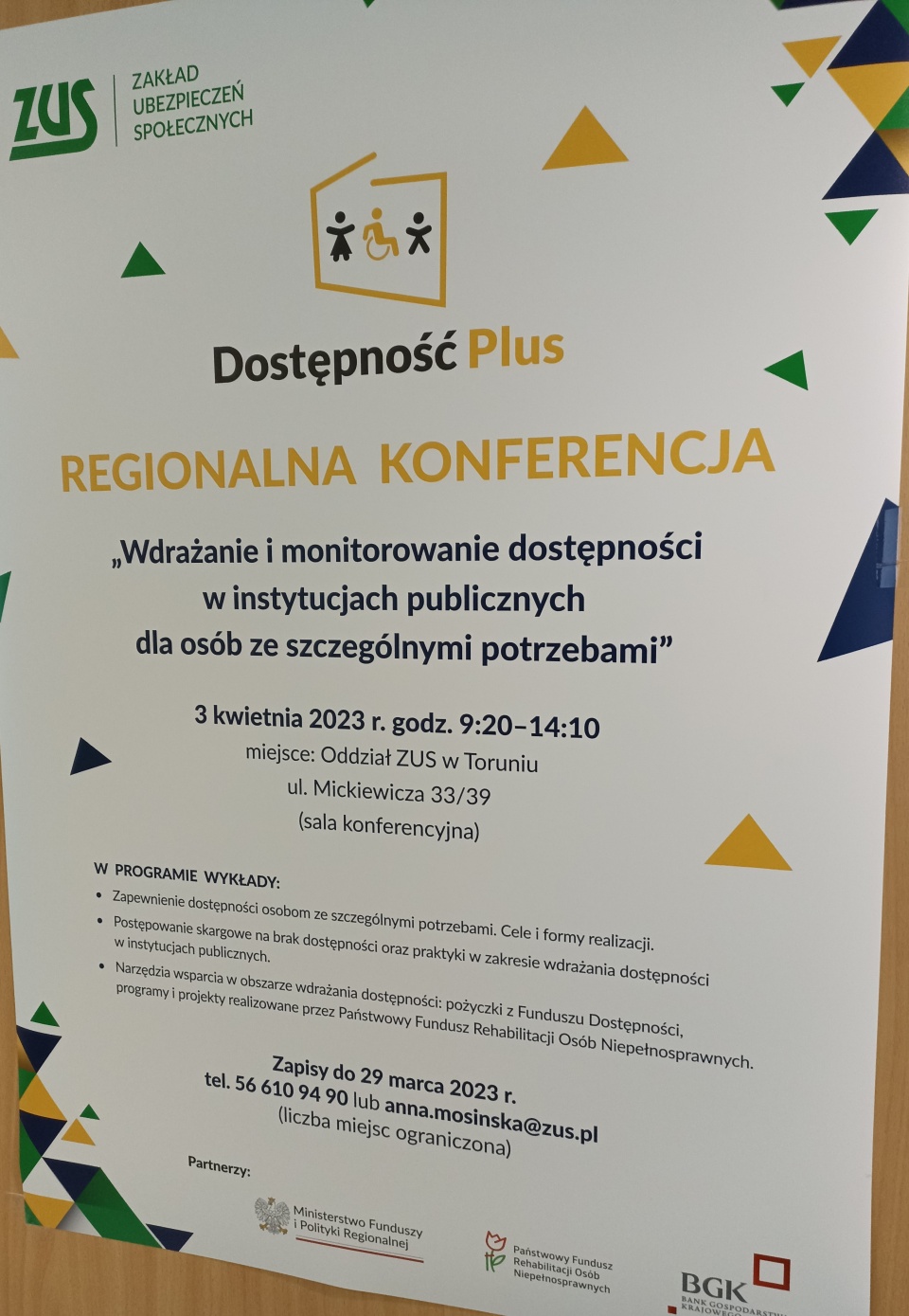 Infrastruktura się zmienia, ale nadal jest wiele do poprawy, żeby osoby niepełnosprawne miały dostęp do wielu placówek/Fot: Monika Kaczyńska