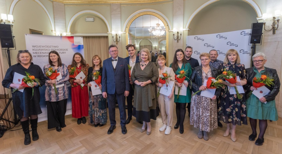12 pracowników teatru z województwa kujawsko-pomorskiego zostało uhonorowanych nagrodami marszałka województwa kujawsko-pomorskiego/fot. Mikołaj Kuras dla UMWK-P