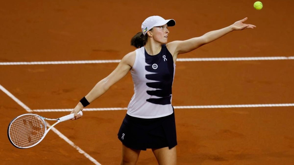 Iga Świątek czeka na swoją rywalkę w drugiej rundzie French Open/fot.: PAP