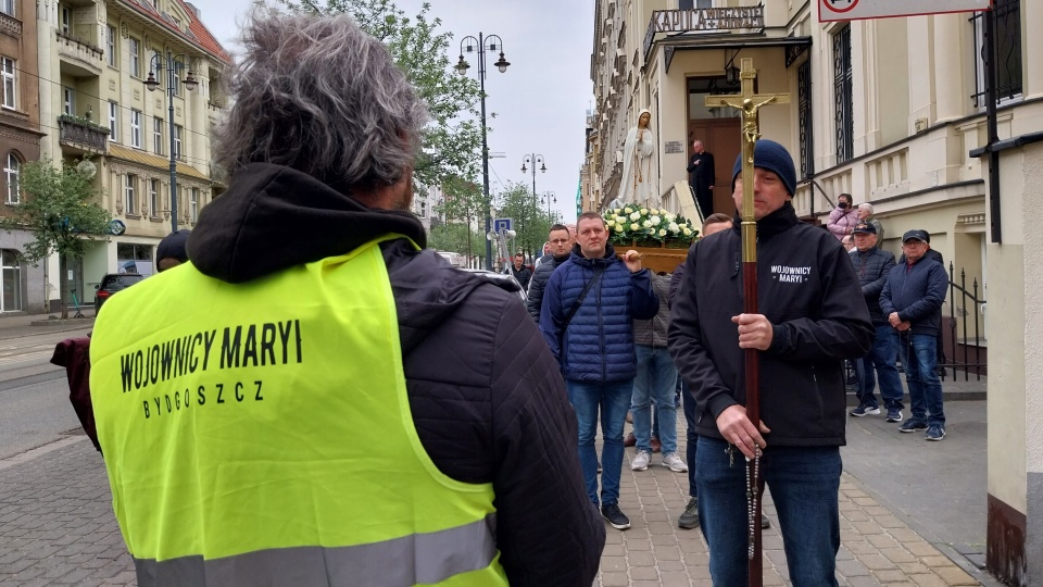 Tym razem procesja wyruszyła z kaplicy Sióstr Klarysek od Wieczystej Adoracji/fot. Elżbieta Rupniewska