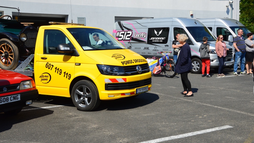 Pasja do motoryzacji to nie tylko rozrywka i sport, ale też historia i odpowiedzialność. Przekonali się o tym uczestnicy Motomajówki w ZSS w Bydgoszczy/fot: Patryk Głowacki