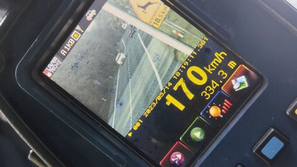 58-latek zapłacił 2,5 tysiąca mandatu i dostał 15 punktów karnych/fot. materiały policji