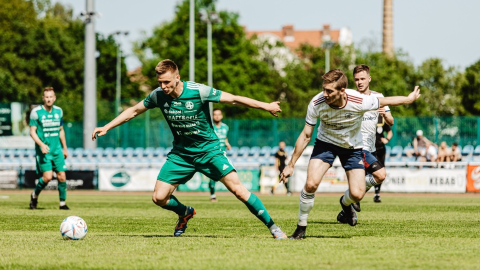 Unia Solec Kujawski zdobyła niezwykle cenne zwycięstwo/fot.: Klub Piłkarski Starogard/Facebook