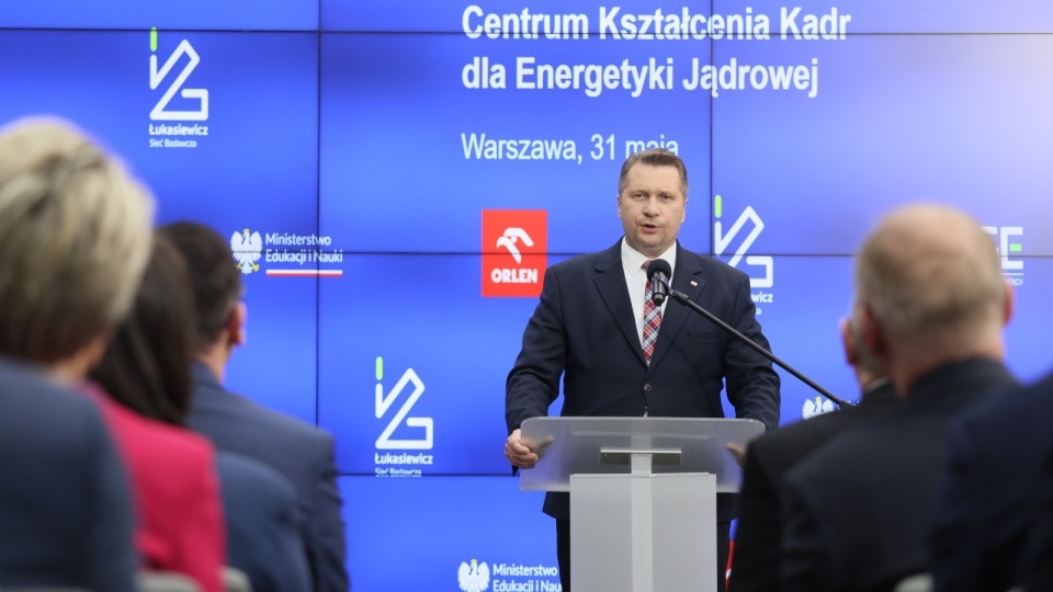 Minister edukacji i nauki Przemysław Czarnek podczas konferencji prasowej w siedzibie MEiN w Warszawie/fot. Leszek Szymański/PAP