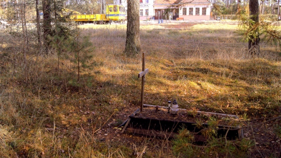 Tajemniczy grób i historia przekazywana z pokolenia na pokolenie/fot. Henryk Żyłkowski/archiwum