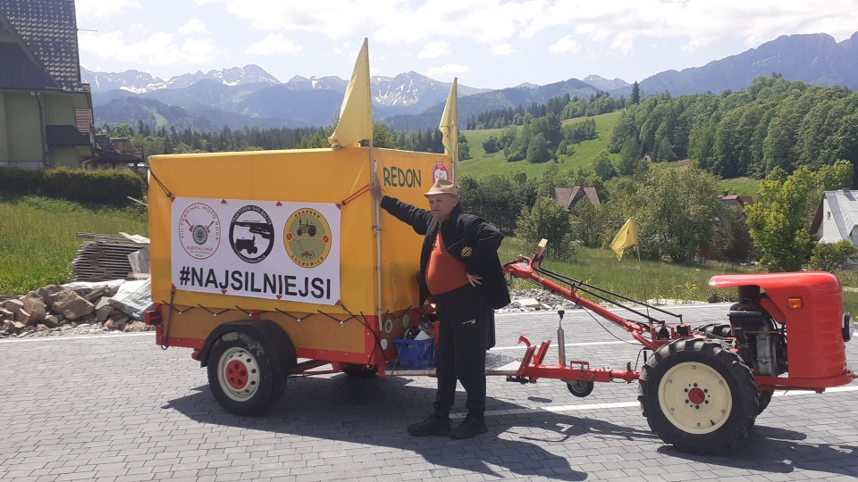 Pan Wiesław Kominiak wybrał się w podróż nad Bałtyk... przez Zakopane. Mimo niewielkich przygód, powinien w piątek zameldować się nad morzem/fot: nadesłane