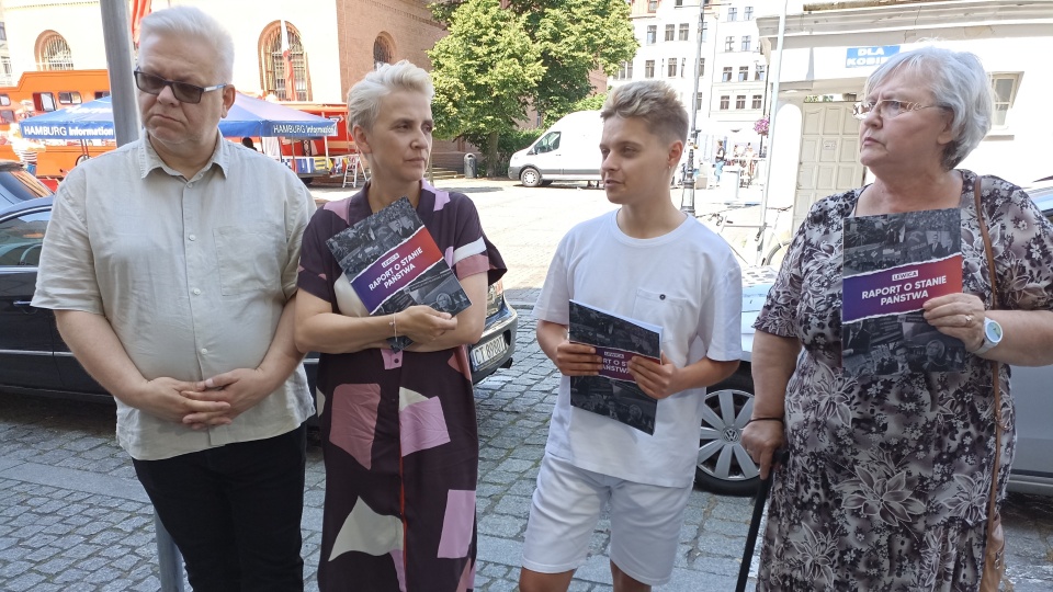 W Toruniu przedstawiciele Nowej Lewicy zaprezentowali "raport o stanie państwa"/fot: Monika Kaczyńska