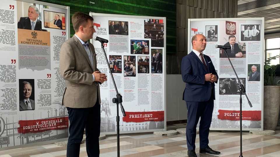 Szymon Szynkowski vel Sęk i Łukasz Schreiber zapewniali, że rząd nie zgodzi się na przymusową relokację uchodźców/fot: Patryk Głowacki
