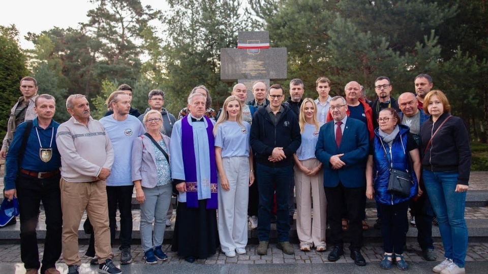 Premier Morawiecki oddał hołd ofiarom Rzezi Wołyńskiej w nieistniejącej wsi Ostrówki, której mieszkańcy wymordowani zostali przez oddziały UPA/fot. Krystian Maj/KPRM