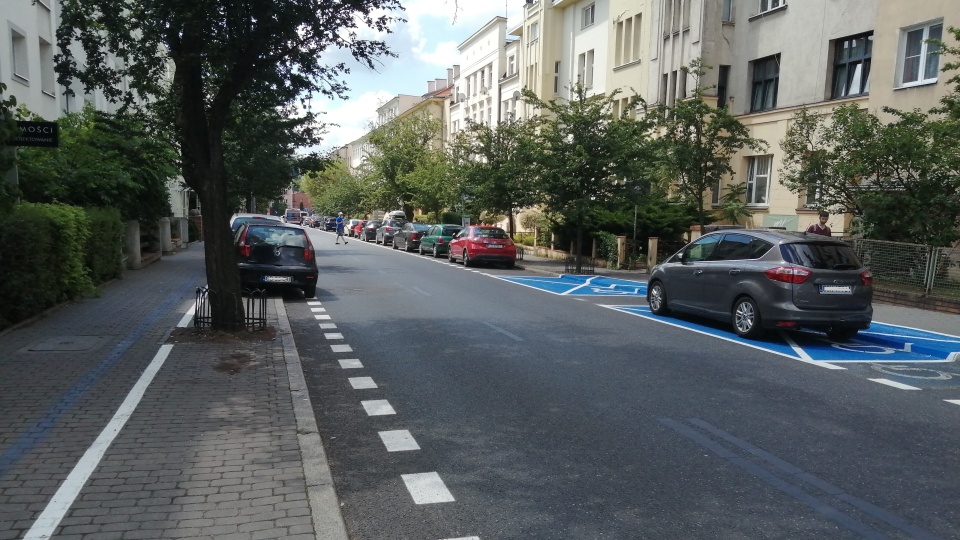 W trakcie prac przy malowaniu oznakowania poziomego, wprowadzono tymczasowe zakazy parkowania/fot. ZDMiKP Bydgoszcz