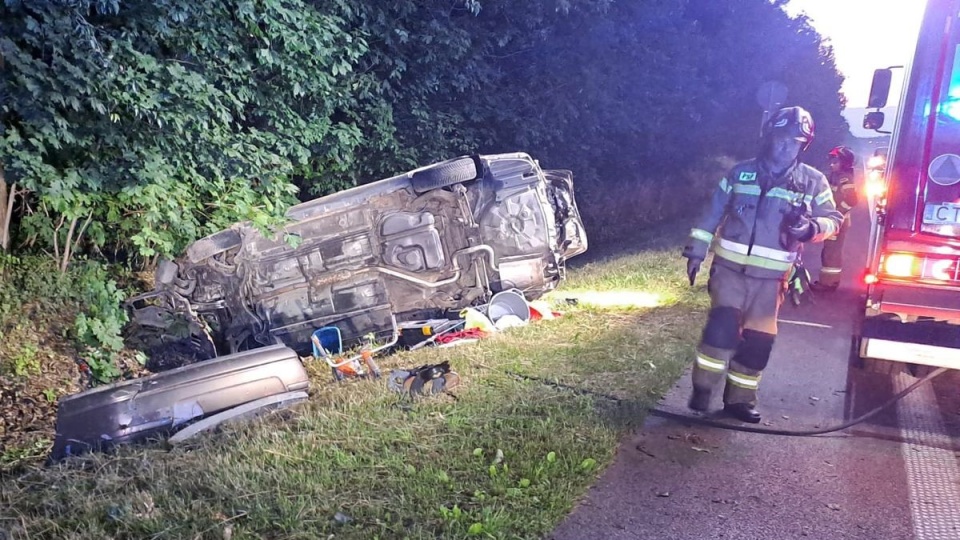 38-latek nie opanował toyoty i dachował. Jak się okazało, był pod wpływem alkoholu/fot: KPP w Lipnie