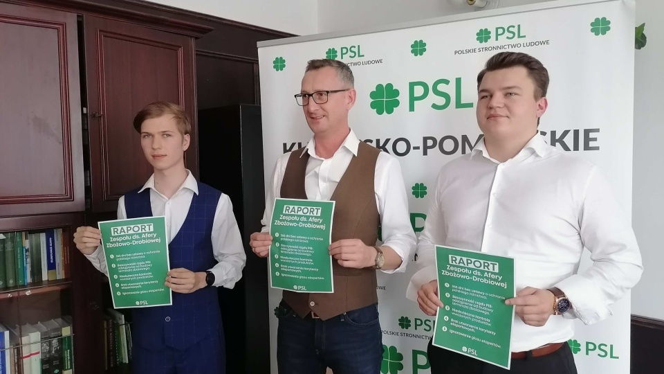 Działacze Młodej Polski spotkali się z posłem Dariuszem Kurzawą, żeby ogłosić porozumienie z Koalicją Polską/fot: Monika Siwak
