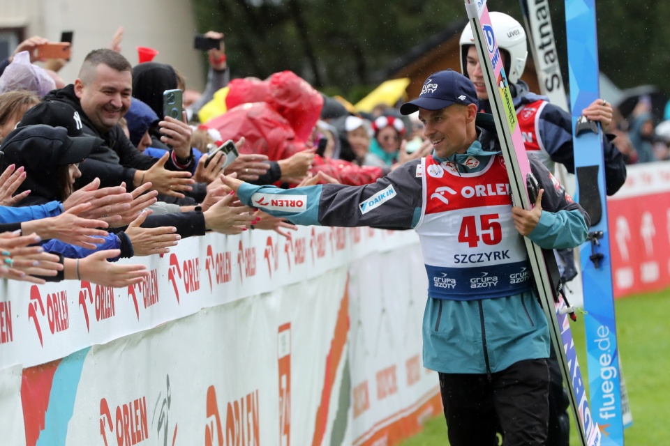 Polak Piotr Żyła zwyciężył w niedzielnym konkursie Letniej Grand Prix w skokach narciarskich mężczyzn na skoczni normalnej w Szczyrku/fot. Grzegorz Mamot/PAP