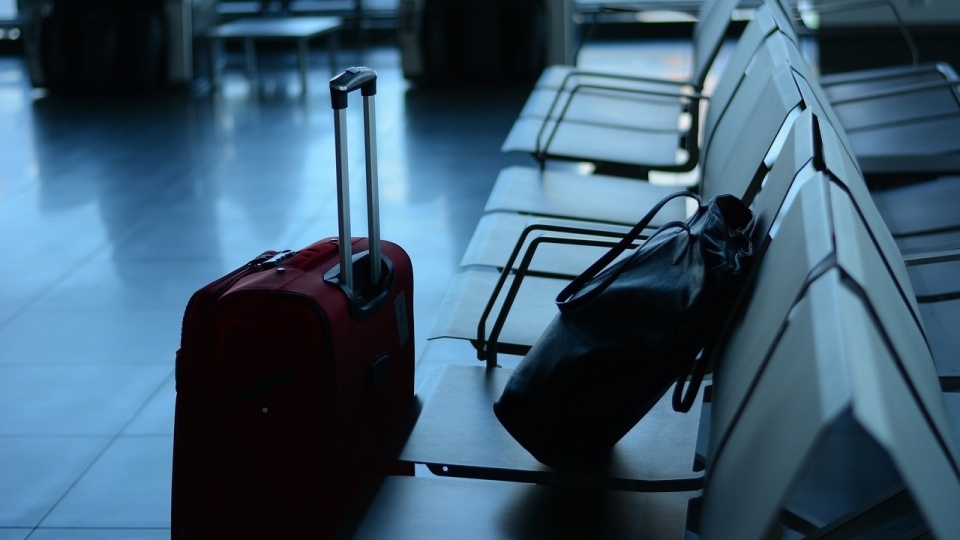 Akcja pirotechników na bydgoskim lotnisku. Pasażer powiedział, że ma bombę w bagażu. Zdjęcie ilustracyjne/fot. Pixabay