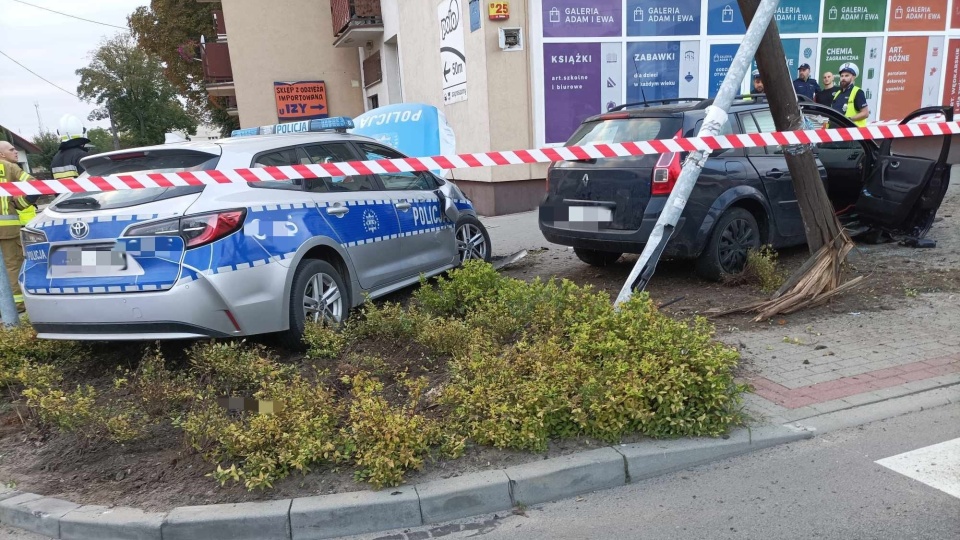 Policjanci zatrzymali kierowcę, który uciekł po kolizji z radiowozem w Jabłonowie Pomorskim/fot. OSP KSRG Jabłonowo Pomorskie, Facebook