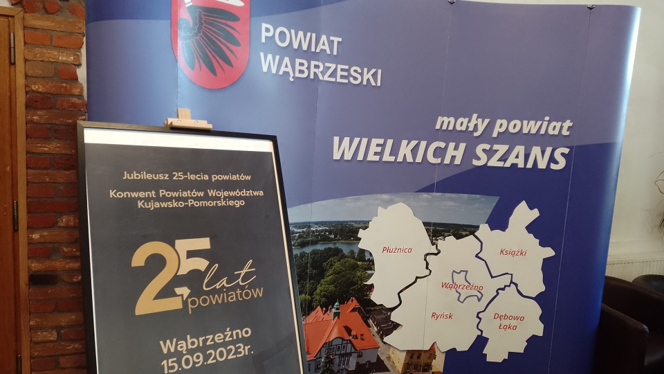 W Wąbrzeźnie obchodzono 25-lecie ustanowienia powiatów. W uroczystościach wzięli udział przedstawiciele samorządów/fot: Michał Zaręba