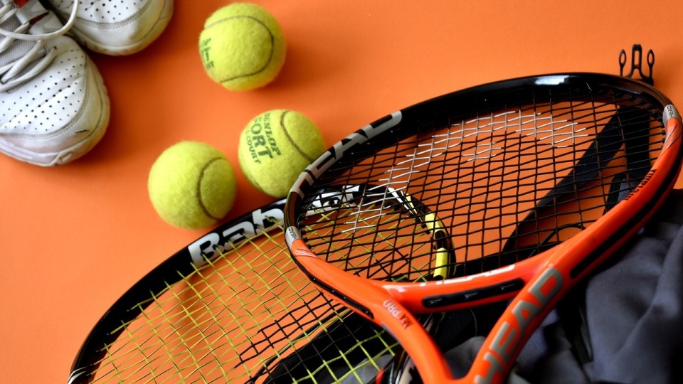 Tenis to tylko jedna z atrakcji, jakie czekają na zainteresowanych wzięciem aktywnego udziału w Narodowym Dniu Sportu/fot.: pixabay.com