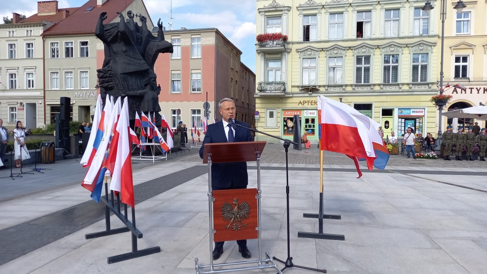 Uczestnicy bydgoskich obchodów 84. rocznicy radzieckiej napaści na Polskę wzięli udział w mszy świętej i uroczystości na Starym Rynku/fot: Tatiana Adonis