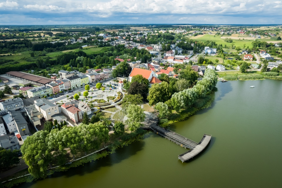 Jezioro Więcborskie to tylko jeden z akwenów, które znajdują się na terenie Krajeńskiego Parku Krajobrazowego/fot: Tomasz Czachorowski dla UMWKP