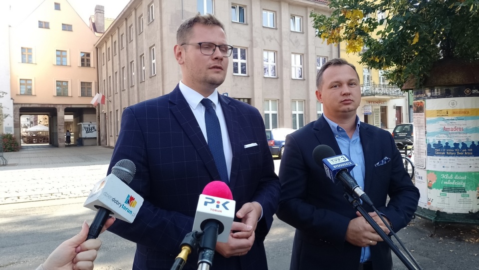 Wiceminister sprawiedliwości Michał Woś i poseł Mariusz Kałużny/fot. Michał Zaręba