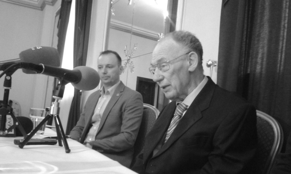 Profesor Michał Głowiński otrzymał doktorat honoris causa UKW w Bydgoszczy. Na tej uczelni wielokrotnie bywał, wygłaszając referaty, z kilkoma naukowcami blisko współpracował/fot. Ewa Dąbska (archiwum)