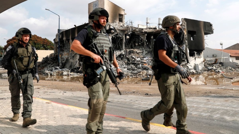 Izrael po atakach Hamasu/fot. PAP/EPA/ATEF SAFADI