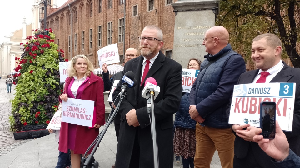 Poseł Grzegorz Braun na spotkaniu w Toruniu/fot: Michał Zaręba