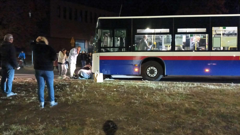 Wypadek wydarzył się po godz. 20.00 przy ul. Grudziądzkiej w Bydgoszczy/fot. Bydgoszcz 998