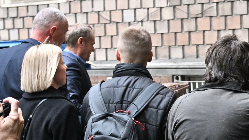 Przewodniczący Platformy Obywatelskiej Donald Tusk w drodze na posiedzenie Zarządu Krajowego PO w Warszawie/fot. Radek Pietruszka, PAP