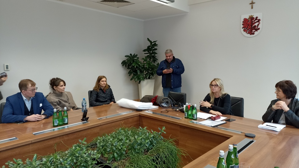W Urzędzie Marszałkowskim odbyły się rozmowy dotyczące przedłużenia terminu na wymianę „kopciuchów”/fot: Monika Kaczyńska
