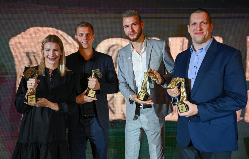 Główni zwycięzcy Lauru Królowej Sportu. Od lewej Adrianna Sułek-Schubert, Dawid Wegner, Norbert Kobielski i Wojciech Nowicki/fot.: inf. prasowa