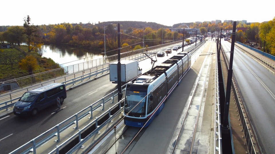 Na nowym moście pojawiły się już tramwaje, choć to nie koniec prac na bydgoskich torowiskach/fot: Zarząd Dróg Miejskich i Komunikacji Publicznej w Bydgoszczy
