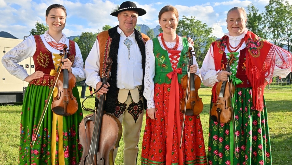 Koncert z okazji 163. rocznicy urodzin Ignacego Jana Paderewskiego odbędzie się w niedzielę w bydgoskiej Filharmonii. Wystąpi m.in. zespół Rodzinna Muzyka Lassaków „Heliosów” z Zakopanego/fot. materiały Filharmonii