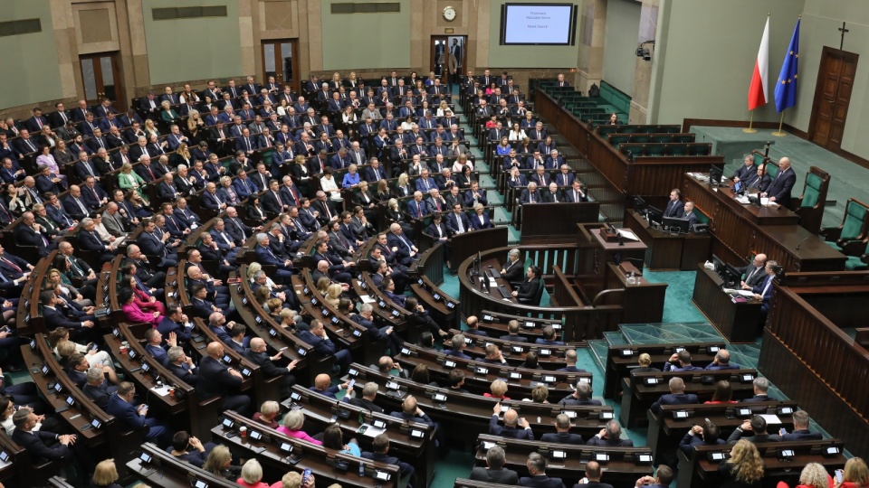 Posłowie na sali sejmowej w Warszawie podczas posiedzenia inaugurującego X kadencję izby, 13 listopada/Paweł Supernak/PAP