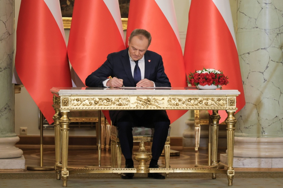 Premier Donald Tusk podczas uroczystości zaprzysiężenia kierowanego przez niego gabinetu w Pałacu Prezydenckim w Warszawie, 13 grudnia 2023/fot. Paweł Supernak, PAP
