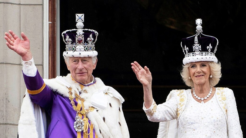 Król Karol III i królowa Camilla/fot. HM Government - https://coronation.gov.uk/ https://coronation.gov.uk/terms-of-use/ (archive), OGL 3 (Wikimedia Commons)