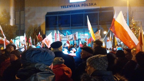 Protest w obronie mediów przed siedzibą TVP Bydgoszcz/fot. Jolanta Fischer