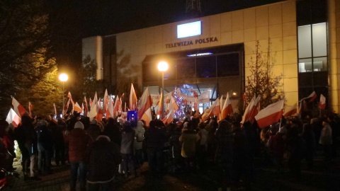 Manifestacja pod TVP w Bydgoszczy (jw)