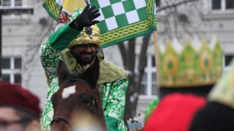 Królowie i kolędnicy wyszli na ulice Bydgoszczy, biorąc udział w Orszaku Trzech Króli/fot: Michał Jędryka