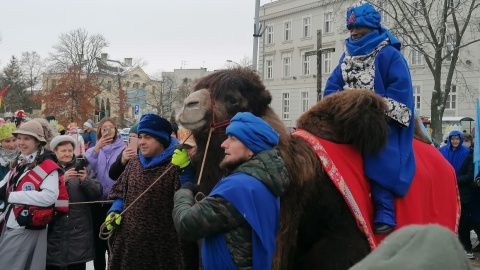 Królowie i kolędnicy wyszli na ulice Bydgoszczy, biorąc udział w Orszaku Trzech Króli/fot: Magdalena Gill