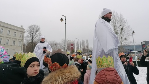 Królowie i kolędnicy wyszli na ulice Bydgoszczy, biorąc udział w Orszaku Trzech Króli/fot: Magdalena Gill