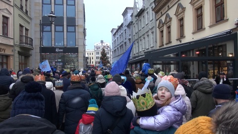 Królowie i kolędnicy wyszli na ulice Bydgoszczy, biorąc udział w Orszaku Trzech Króli/fot: jw
