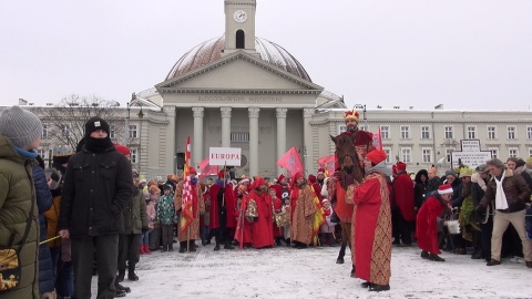 Królowie i kolędnicy wyszli na ulice Bydgoszczy, biorąc udział w Orszaku Trzech Króli/fot: jw