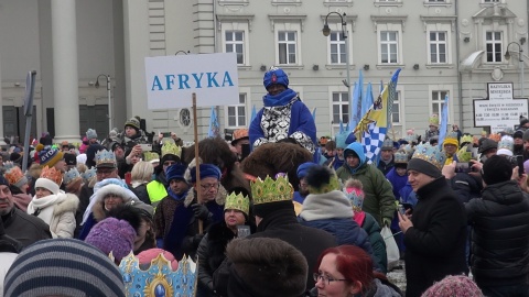 Królowie i kolędnicy wyszli na ulice Bydgoszczy, biorąc udział w Orszaku Trzech Króli/fot: jw