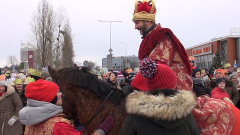 Królowie i kolędnicy wyszli na ulice Bydgoszczy, biorąc udział w Orszaku Trzech Króli/fot: jw