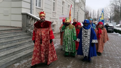 Królowie i kolędnicy wyszli na ulice Bydgoszczy, biorąc udział w Orszaku Trzech Króli/fot: Magdalena Gill