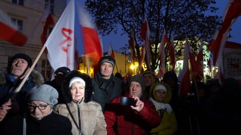 Protest środowisk prawicowych przed Urzędem Wojewódzkim w Bydgoszczy/fot. Tatiana Adonis