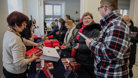 Ponad 2 tysiące osób zwiedziło polski parlament z okazji Dnia Babci i Dziadka/ fot. PAP/Albert Zawada