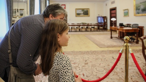 Ponad 2 tysiące osób zwiedziło polski parlament z okazji Dnia Babci i Dziadka/ fot. PAP/Albert Zawada